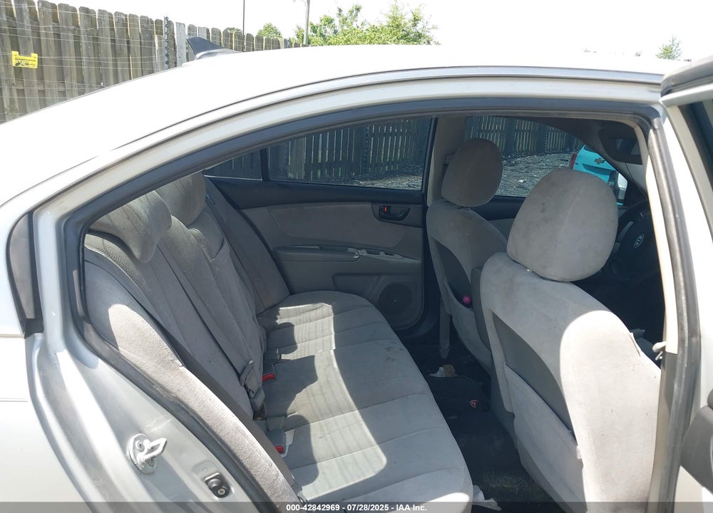2009 KIA OPTIMA VIN: KNAGE228695327711