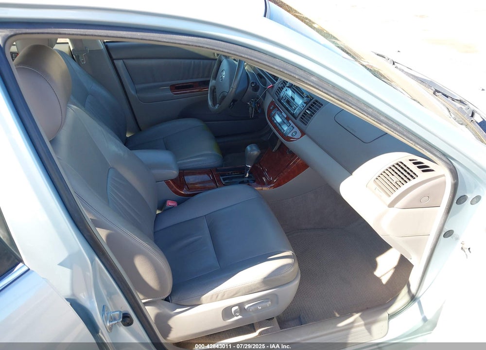 2005 TOYOTA CAMRY LE V6/XLE V6 VIN: JTDBF32K050161561