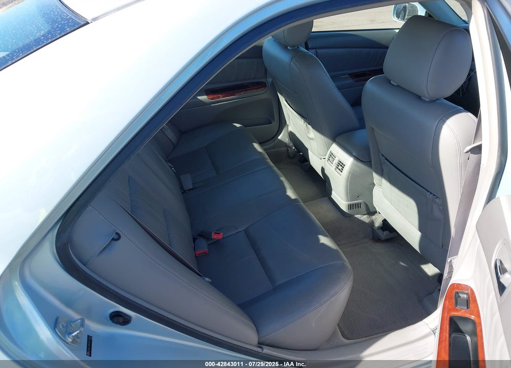 2005 TOYOTA CAMRY LE V6/XLE V6 VIN: JTDBF32K050161561