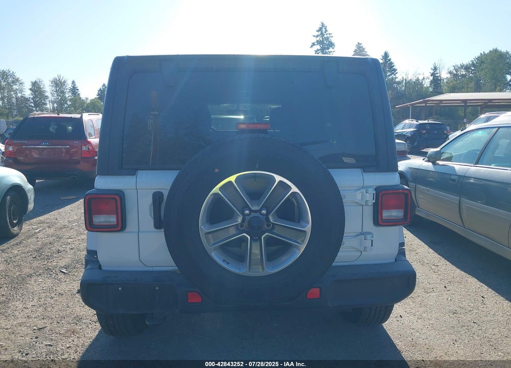 2021 JEEP WRANGLER UNLIMITED SAHARA 4X4 VIN: 1C4HJXEN5MW592575
