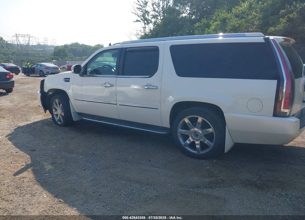 2007 CADILLAC ESCALADE ESV VIN: 1GYFK66837R350274