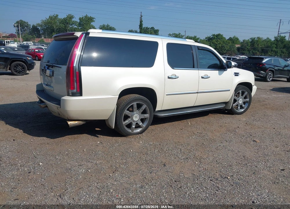 2007 CADILLAC ESCALADE ESV VIN: 1GYFK66837R350274