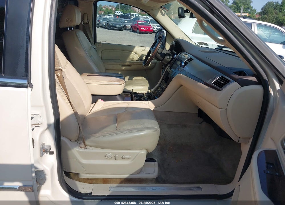 2007 CADILLAC ESCALADE ESV VIN: 1GYFK66837R350274