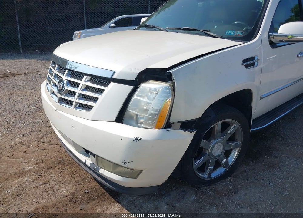 2007 CADILLAC ESCALADE ESV VIN: 1GYFK66837R350274