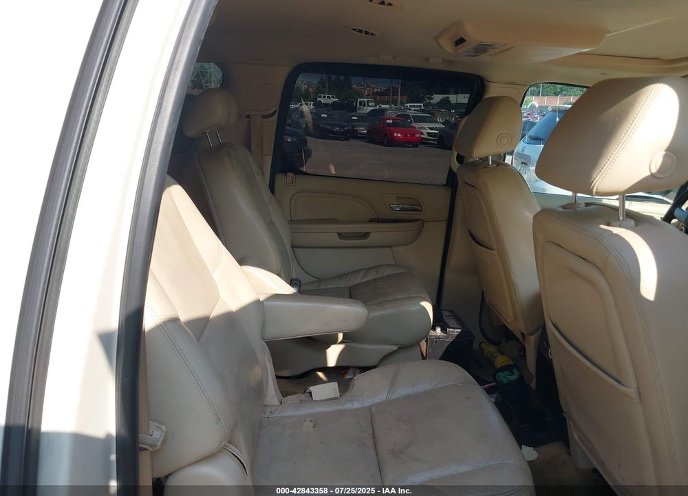 2007 CADILLAC ESCALADE ESV VIN: 1GYFK66837R350274