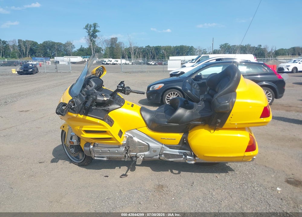 2005 HONDA GL1800 A VIN: 1HFSC47425A406028