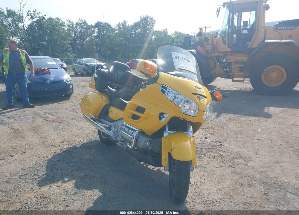 2005 HONDA GL1800 A VIN: 1HFSC47425A406028