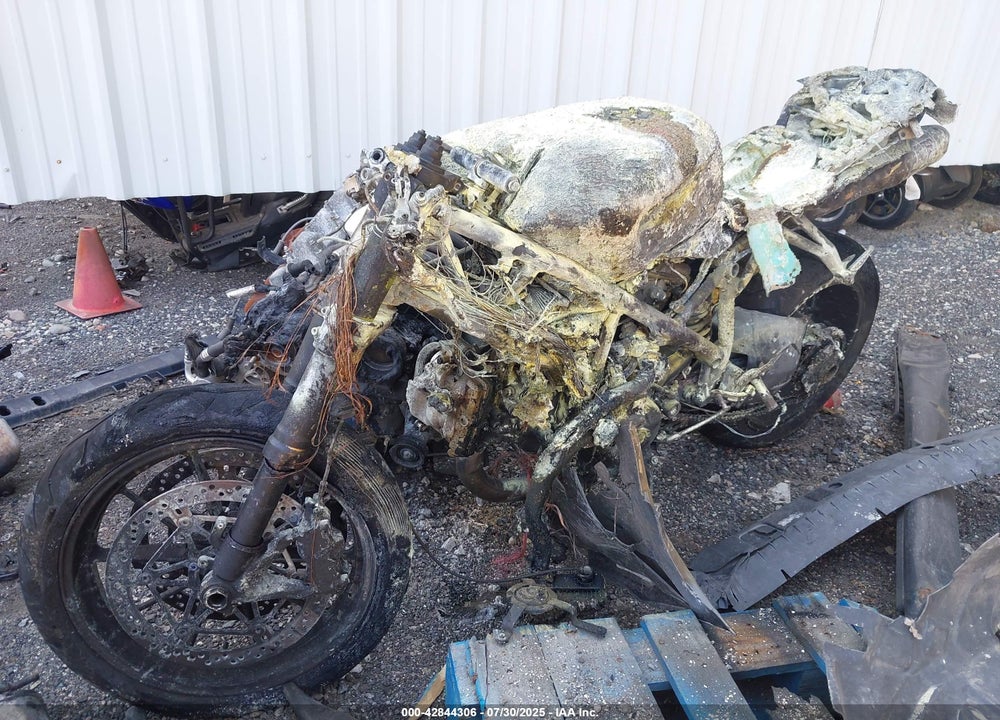 2011 DUCATI SUPERBIKE VIN: ZDM1XBLW9BB030296