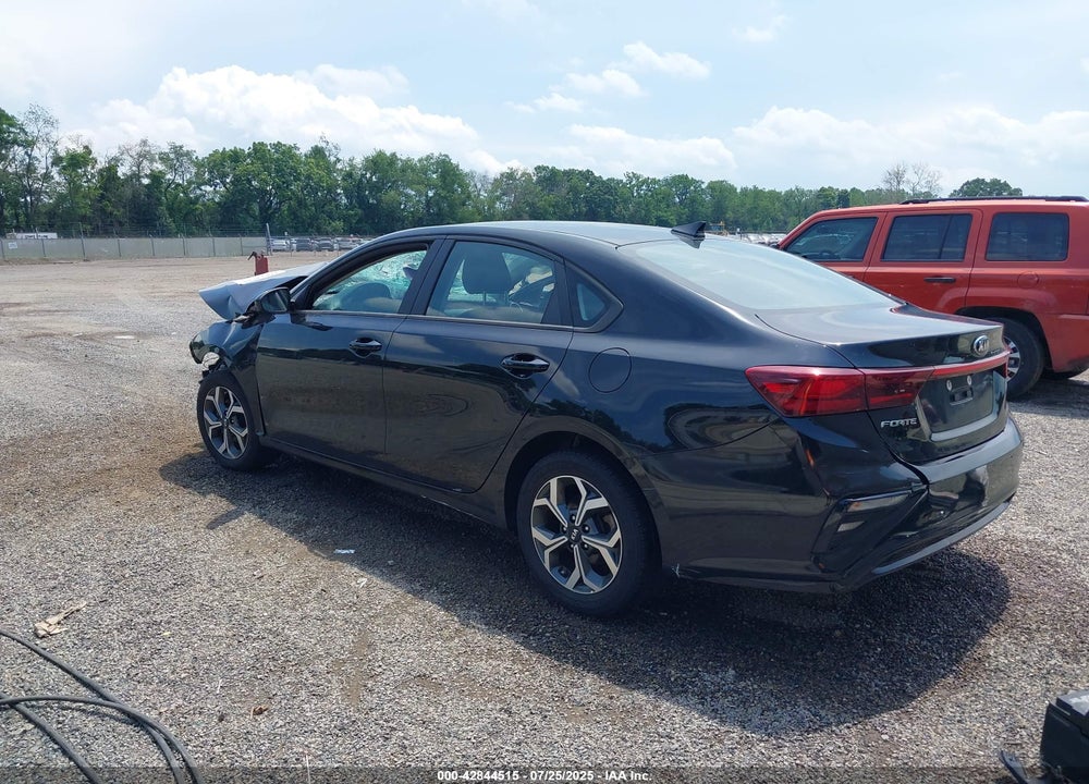 2021 KIA FORTE VIN: 3KPF24AD4ME379398