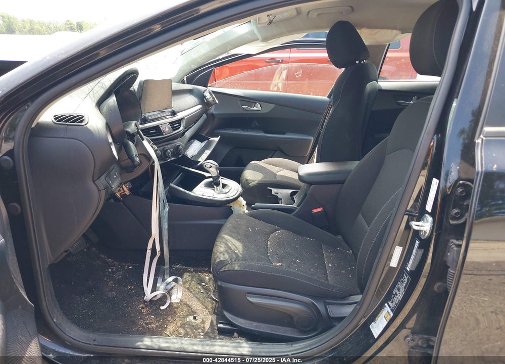2021 KIA FORTE VIN: 3KPF24AD4ME379398