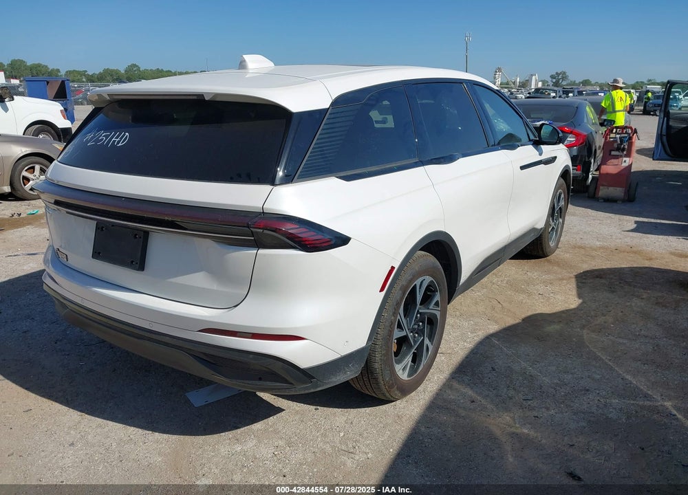 2024 LINCOLN NAUTILUS VIN: 5LMPJ8JA1RJ822677