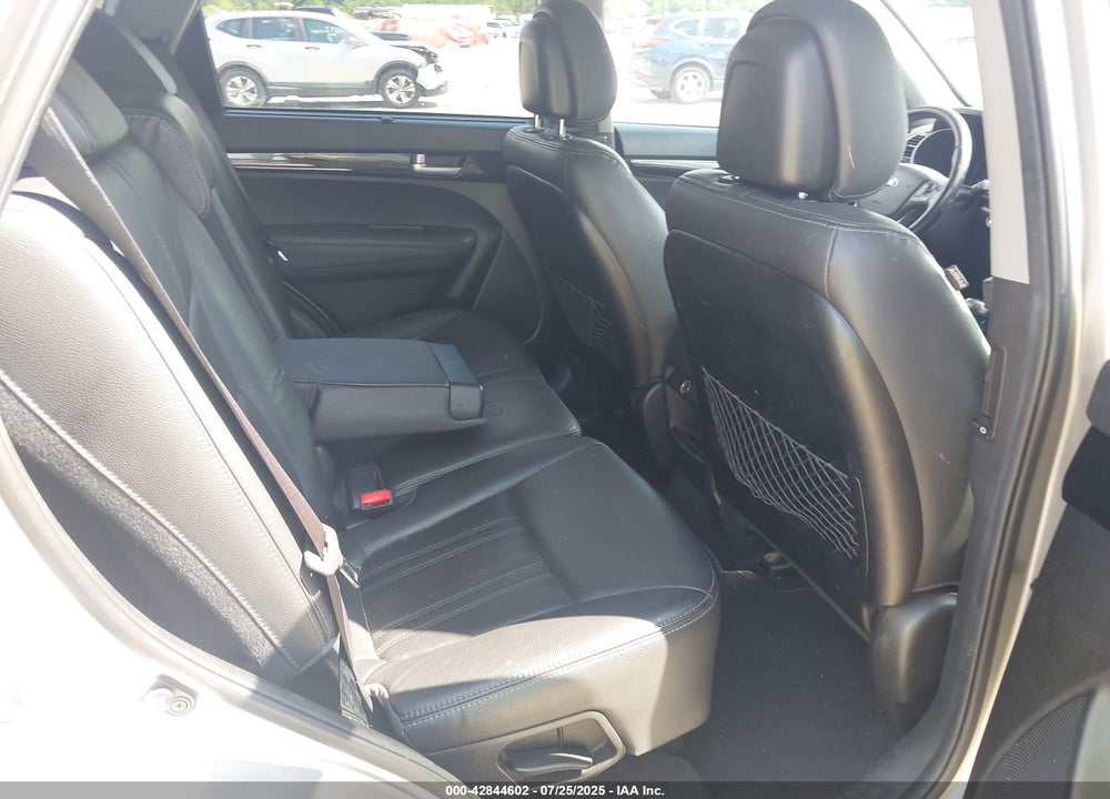 2014 KIA SORENTO VIN: 5XYKT3A60EG538784