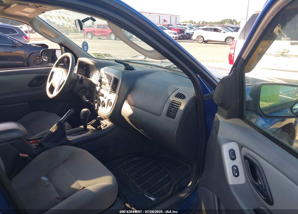 2007 FORD ESCAPE VIN: 1FMYU93197KA06129