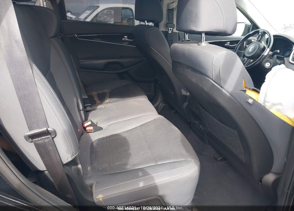 2017 KIA SORENTO VIN: 5XYPG4A30HG211702