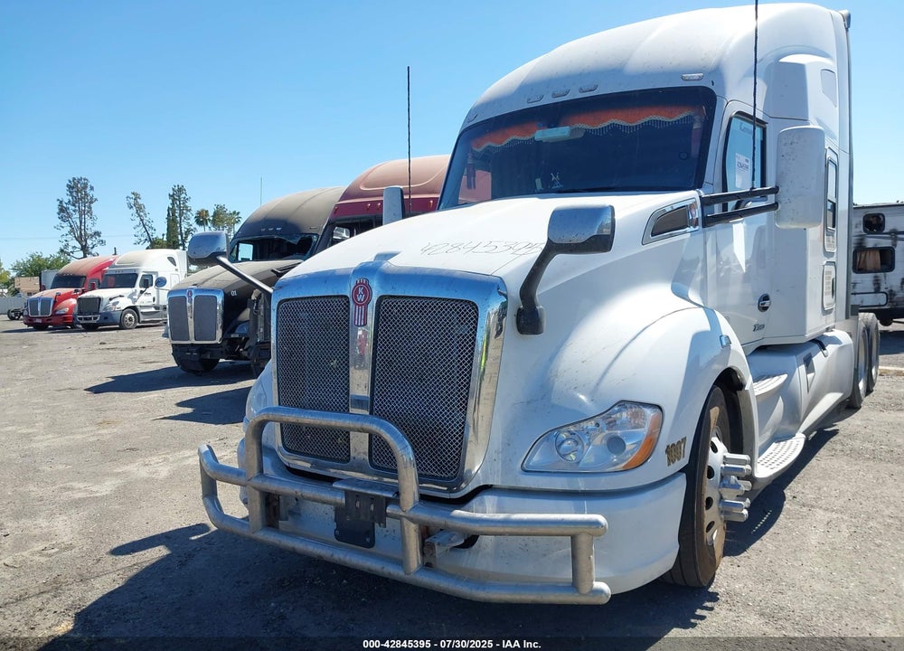 2022 KENWORTH T680 VIN: 1XKYD49X1NJ145973