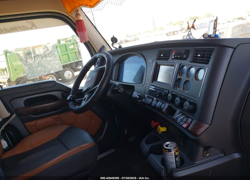 2022 KENWORTH T680 VIN: 1XKYD49X1NJ145973