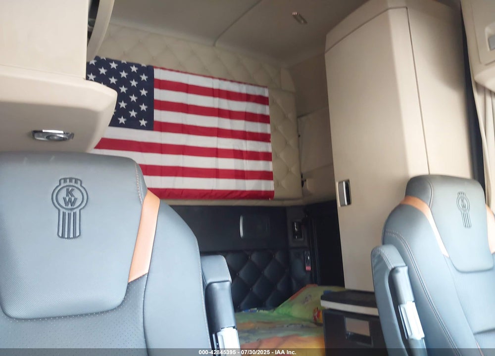 2022 KENWORTH T680 VIN: 1XKYD49X1NJ145973