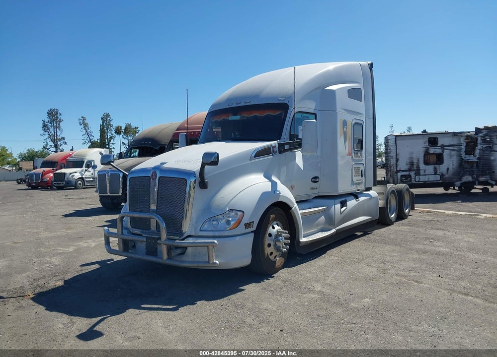 2022 KENWORTH T680 VIN: 1XKYD49X1NJ145973