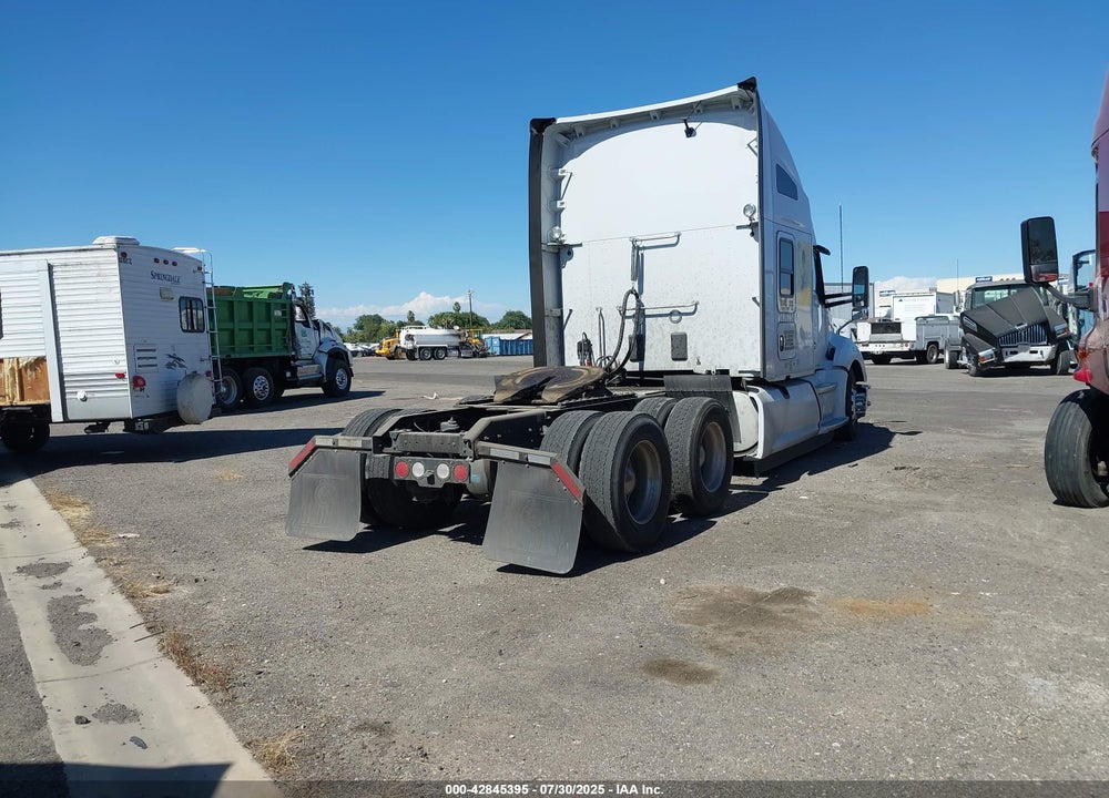 2022 KENWORTH T680 VIN: 1XKYD49X1NJ145973