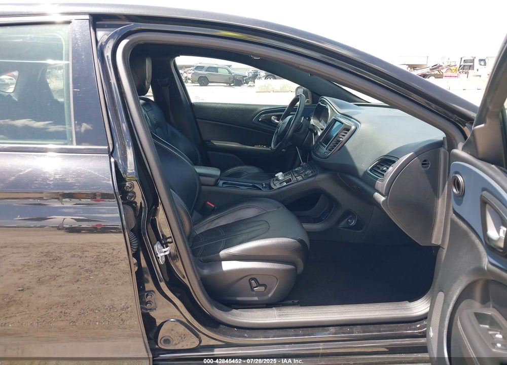 2015 CHRYSLER 200 S VIN: 1C3CCCBB6FN696674