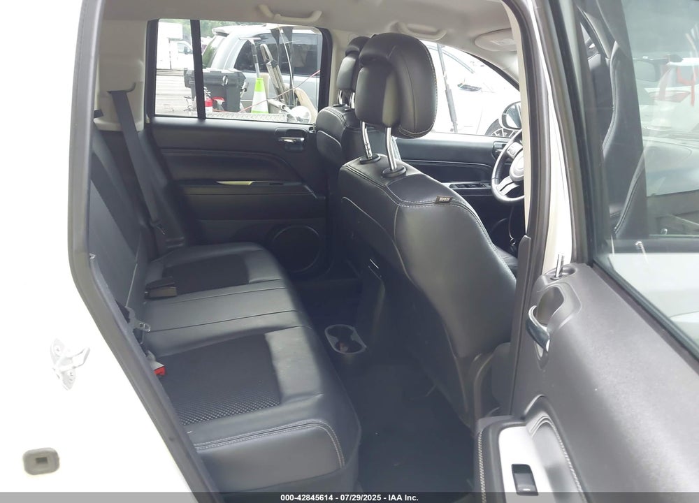 2014 JEEP COMPASS VIN: 1C4NJDEB7ED744277