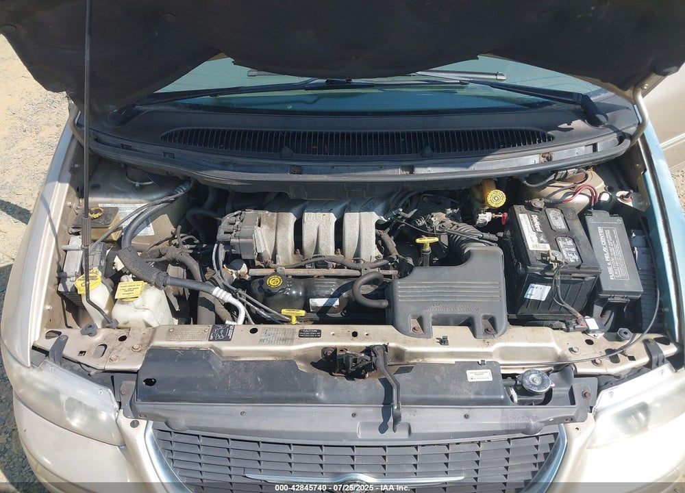 2000 CHRYSLER TOWN & COUNTRY VIN: 1C4GP64LXYB646180