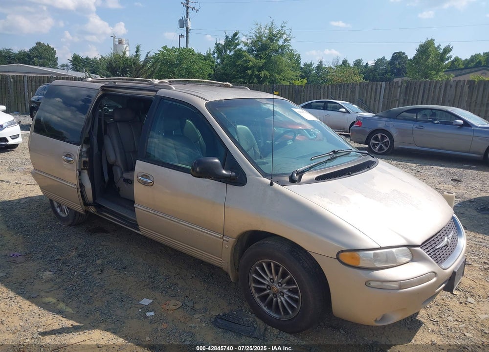 2000 CHRYSLER TOWN & COUNTRY VIN: 1C4GP64LXYB646180