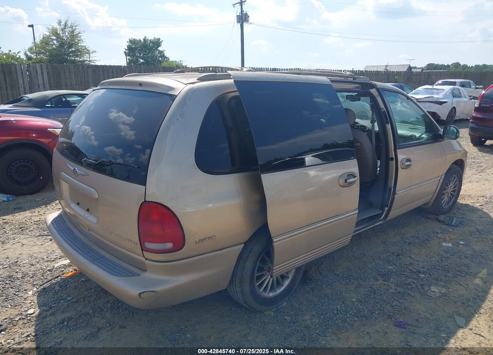 2000 CHRYSLER TOWN & COUNTRY VIN: 1C4GP64LXYB646180