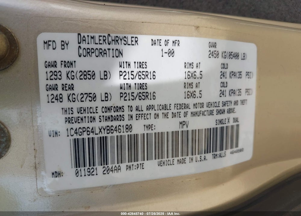 2000 CHRYSLER TOWN & COUNTRY VIN: 1C4GP64LXYB646180