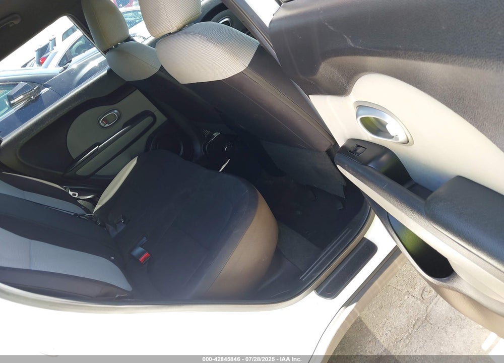 2015 KIA SOUL VIN: KNDJN2A27F7176769