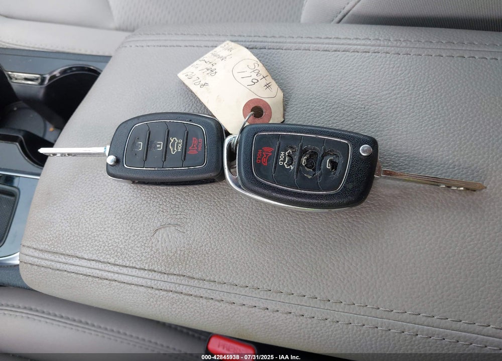 2016 HYUNDAI SONATA VIN: 5NPE24AF8GH351990