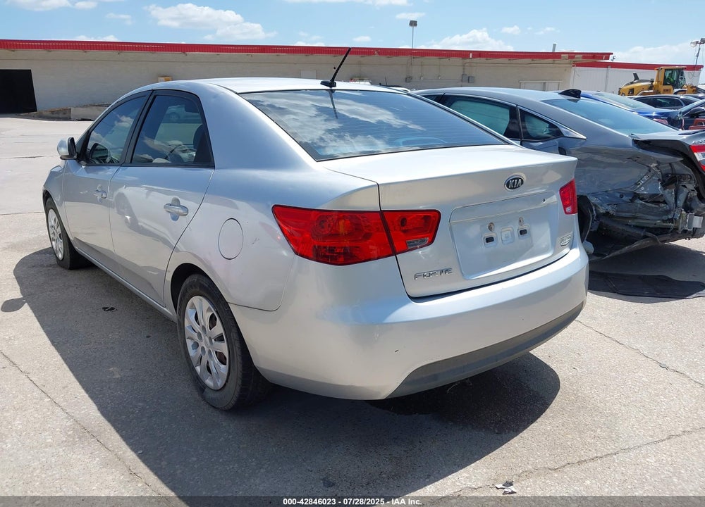 2011 KIA FORTE VIN: KNAFT4A23B5349648