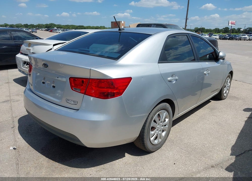 2011 KIA FORTE VIN: KNAFT4A23B5349648
