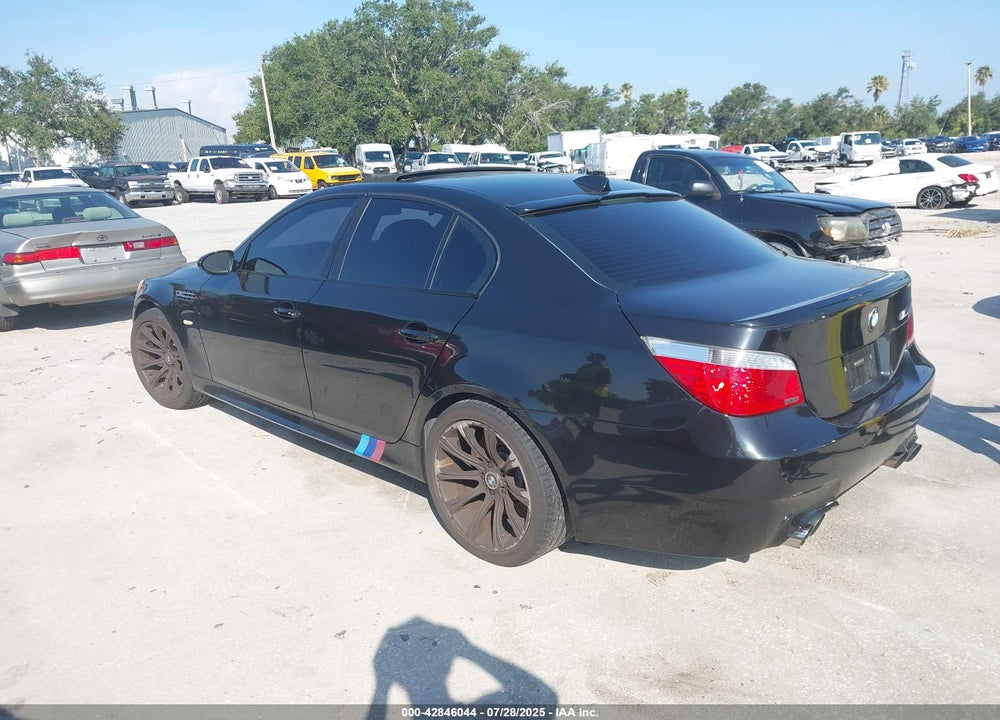 2006 BMW M5 VIN: WBSNB93506B583428