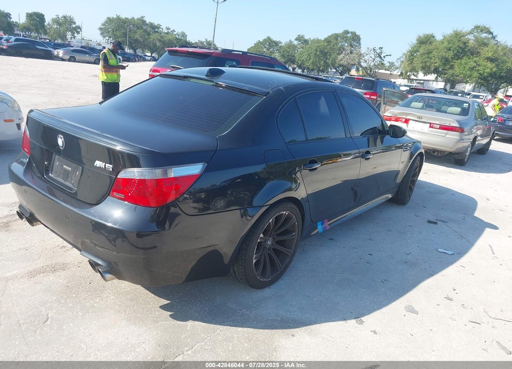 2006 BMW M5 VIN: WBSNB93506B583428