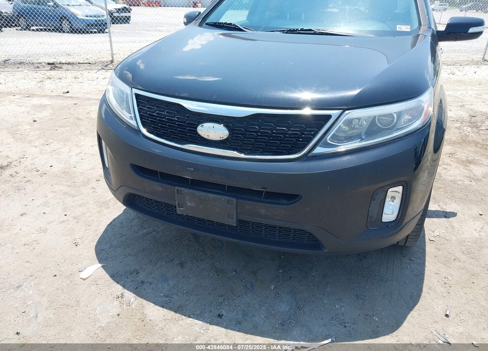 2015 KIA SORENTO VIN: 5XYKTCA65FG594317
