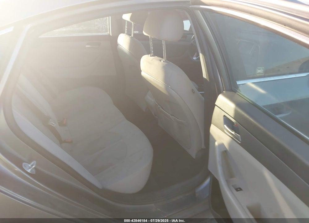 2018 HYUNDAI SONATA SE VIN: 5NPE24AF5JH703009
