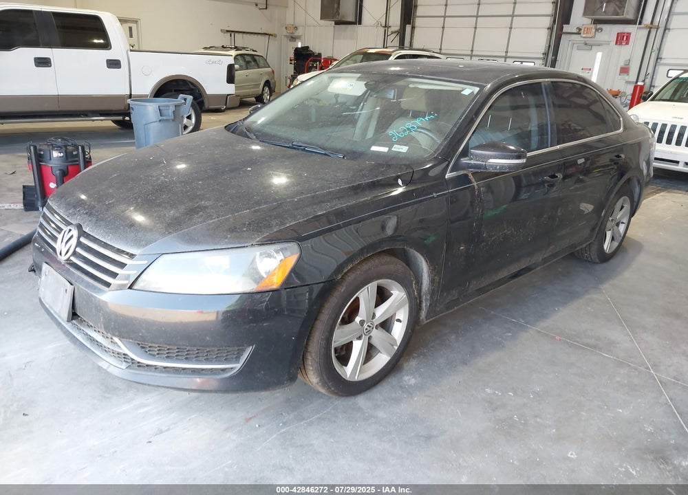 2013 VOLKSWAGEN PASSAT VIN: 1VWBH7A30DC054337
