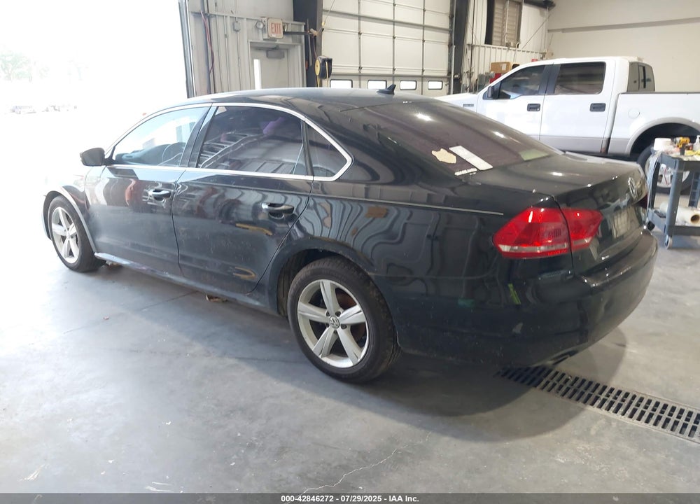 2013 VOLKSWAGEN PASSAT VIN: 1VWBH7A30DC054337
