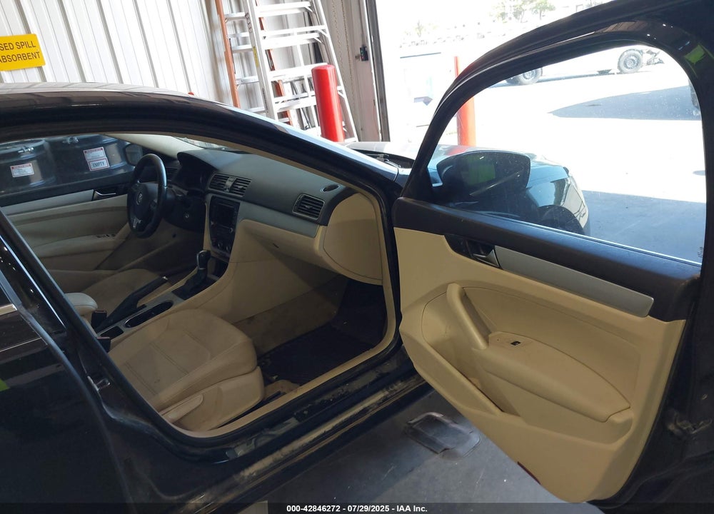 2013 VOLKSWAGEN PASSAT VIN: 1VWBH7A30DC054337