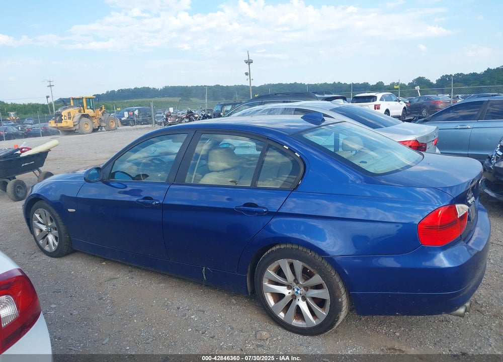2008 BMW 328XI VIN: WBAVC93558K039897