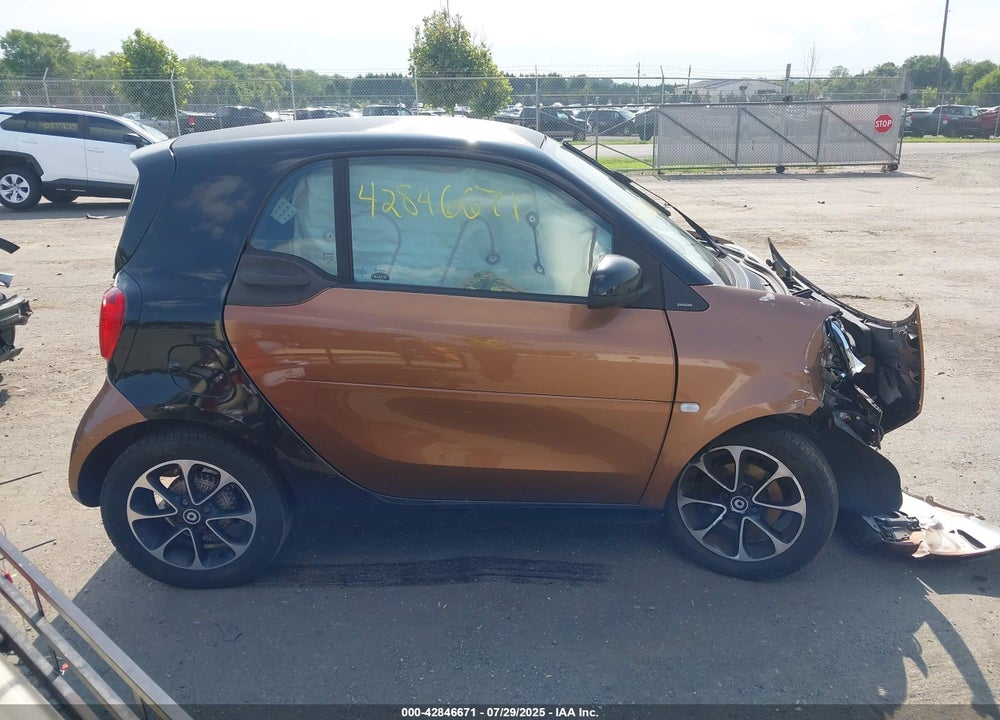 2016 SMART FORTWO VIN: WMEFJ5DA1GK068184
