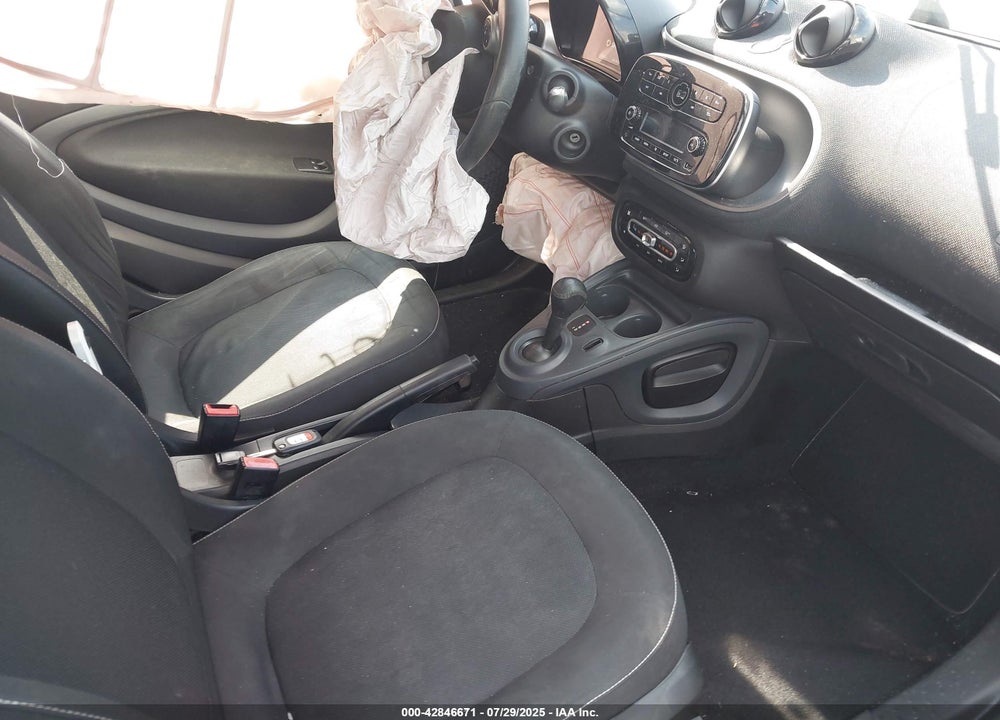2016 SMART FORTWO VIN: WMEFJ5DA1GK068184