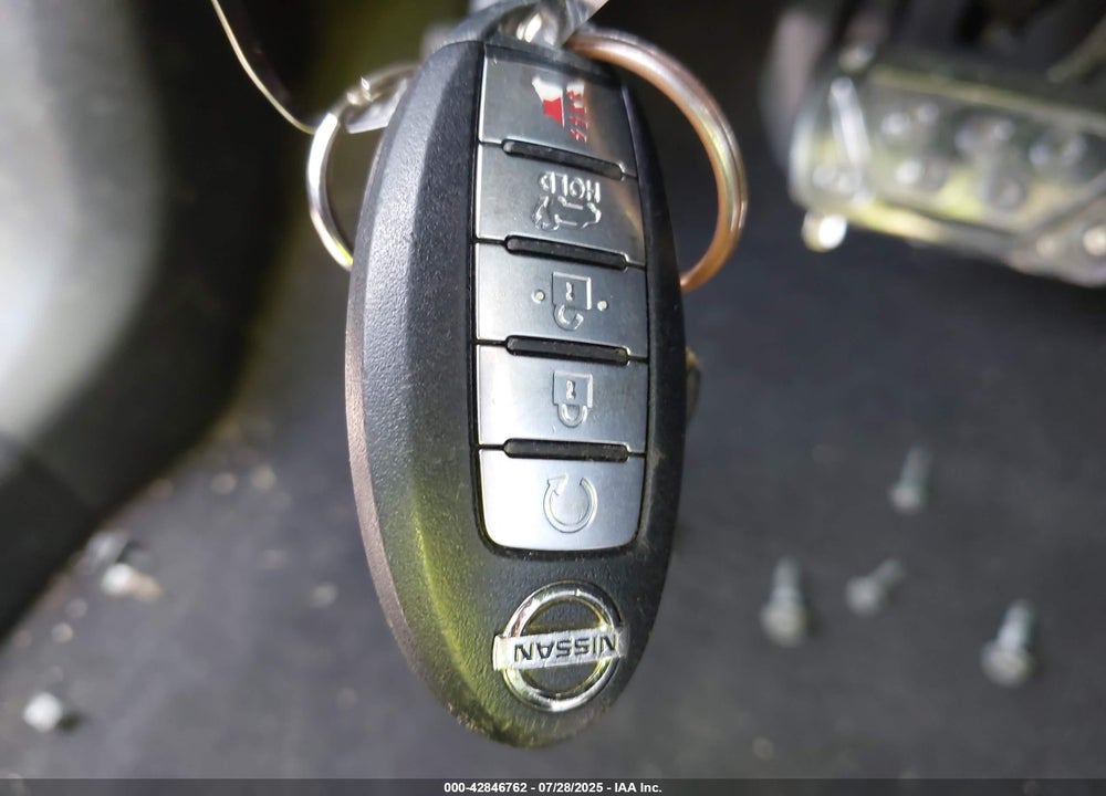 2018 NISSAN ROGUE VIN: 5N1AT2MT3JC807667