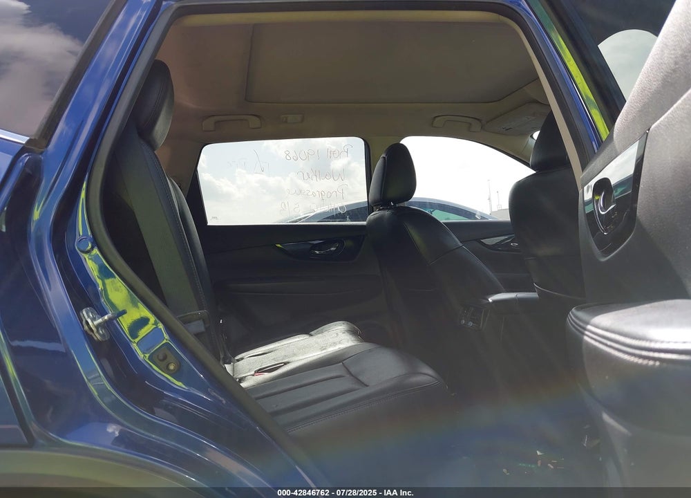 2018 NISSAN ROGUE VIN: 5N1AT2MT3JC807667