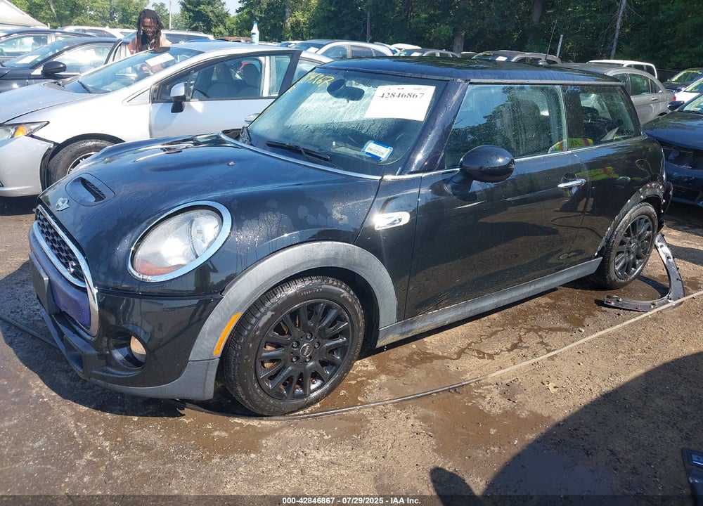 2015 MINI HARDTOP VIN: WMWXP7C50F2A35581