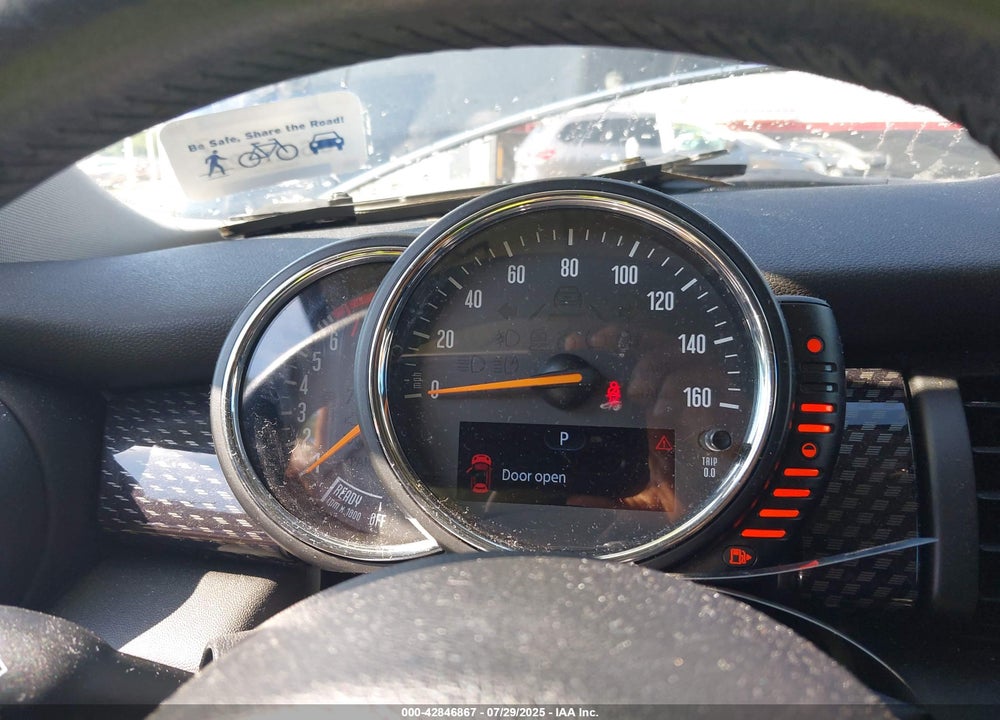 2015 MINI HARDTOP VIN: WMWXP7C50F2A35581