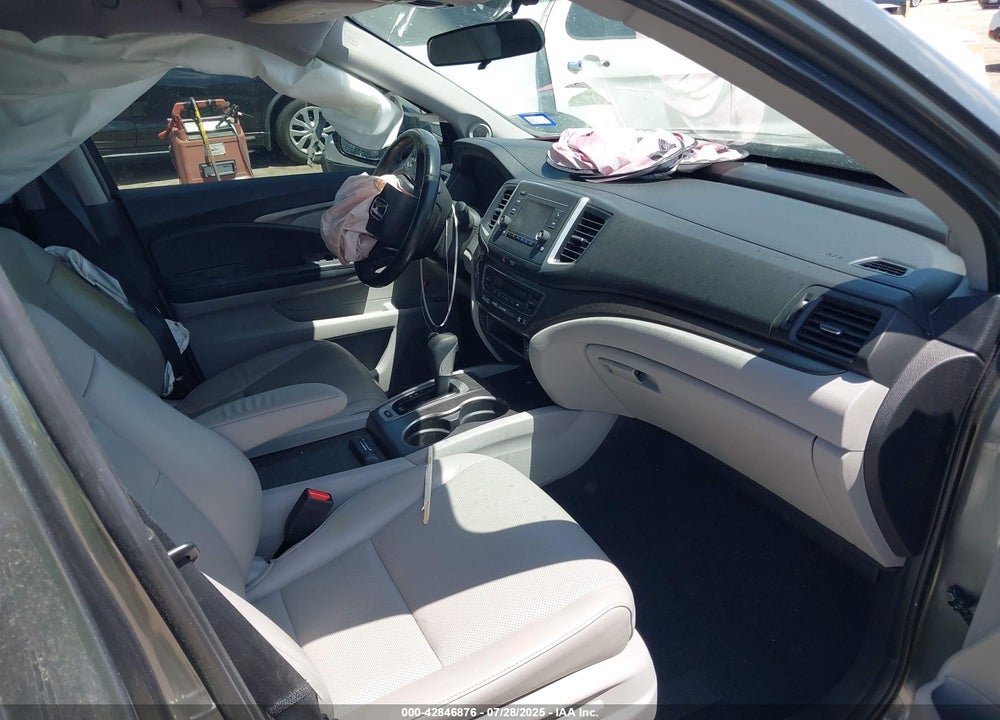2019 HONDA RIDGELINE VIN: 5FPYK2F52KB002825