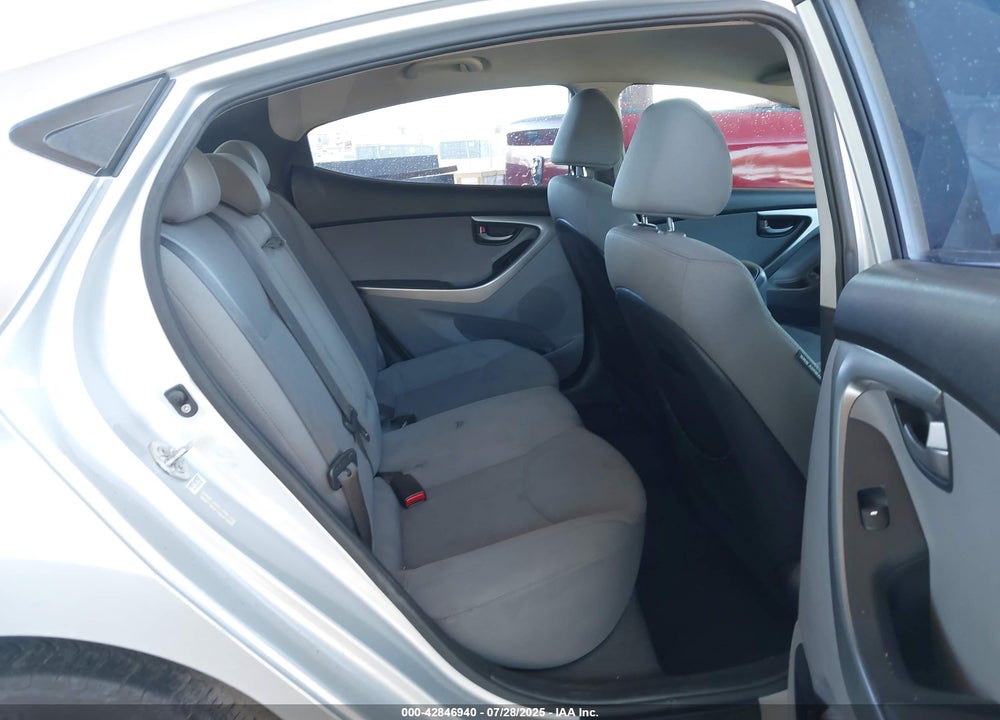 2013 HYUNDAI ELANTRA VIN: KMHDH4AE7DU820694