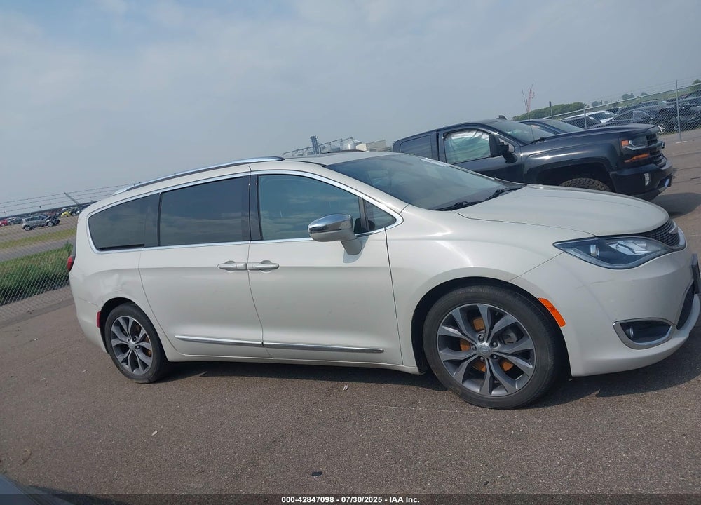 2017 CHRYSLER PACIFICA LIMITED VIN: 2C4RC1GG2HR597788